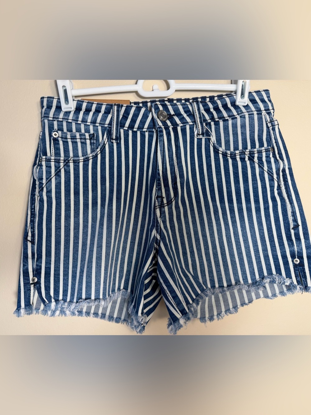 Kensie Jeans Vintage Luxe Dark Blue & White Striped Denim Shorts